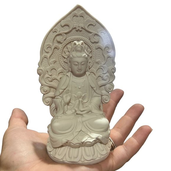 Kwan Yin Statue in Ivory Resin, 5-Inch Buddhist Goddess of Mercy, Peaceful Home - Picture 9 of 9
